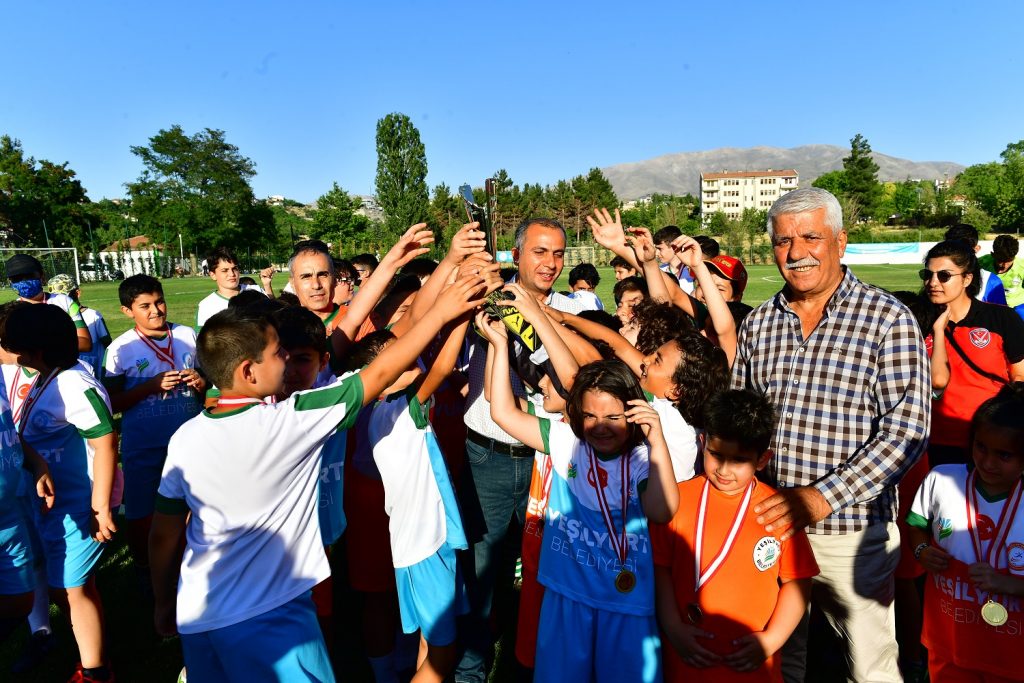 Yeşilyurt Belediyesi Spor Şenliğinin Ödül Töreni Yapıldı